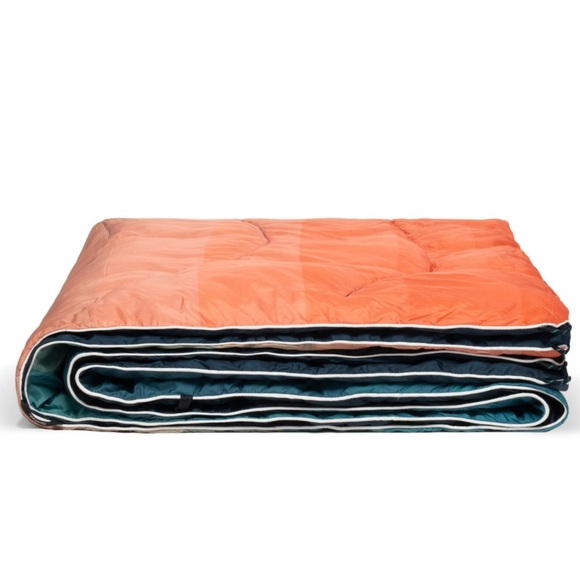 NWT Rumpl NanoLoft Puffy Blanket 1-Person (52”x75”) - Picture 4 of 10